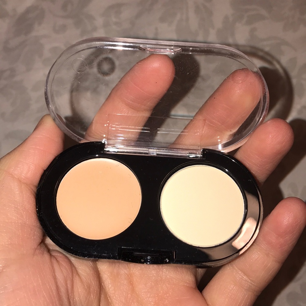 Bobbi Brown Creamy Concealer in Beige